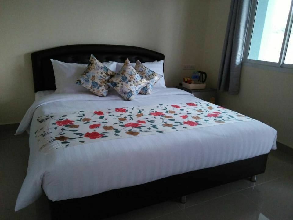 Apartamento Baan Kalaya Garden Ban Mai Exterior foto
